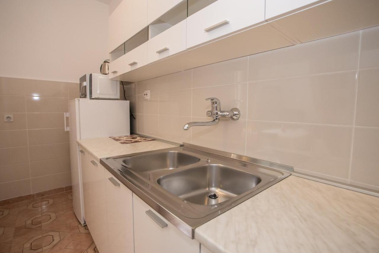 Garden View Apartment In Porec For 2 - 4 Persons المظهر الخارجي الصورة