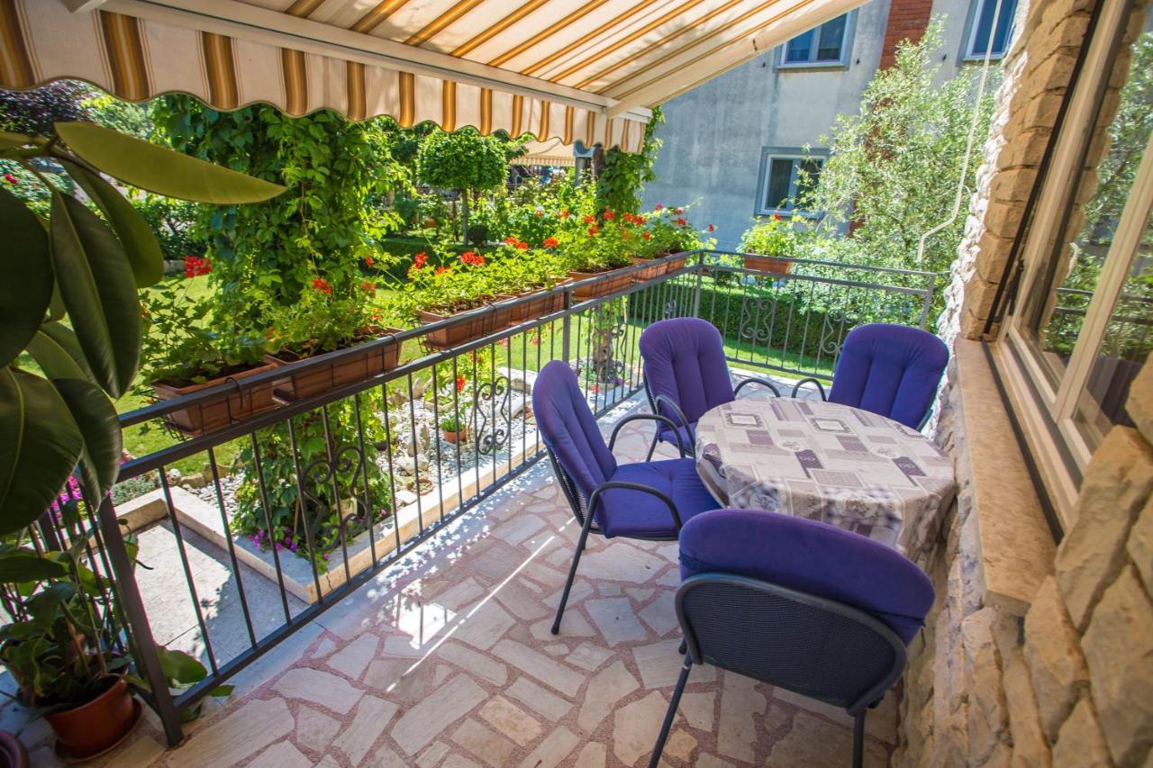 Garden View Apartment In Porec For 2 - 4 Persons المظهر الخارجي الصورة