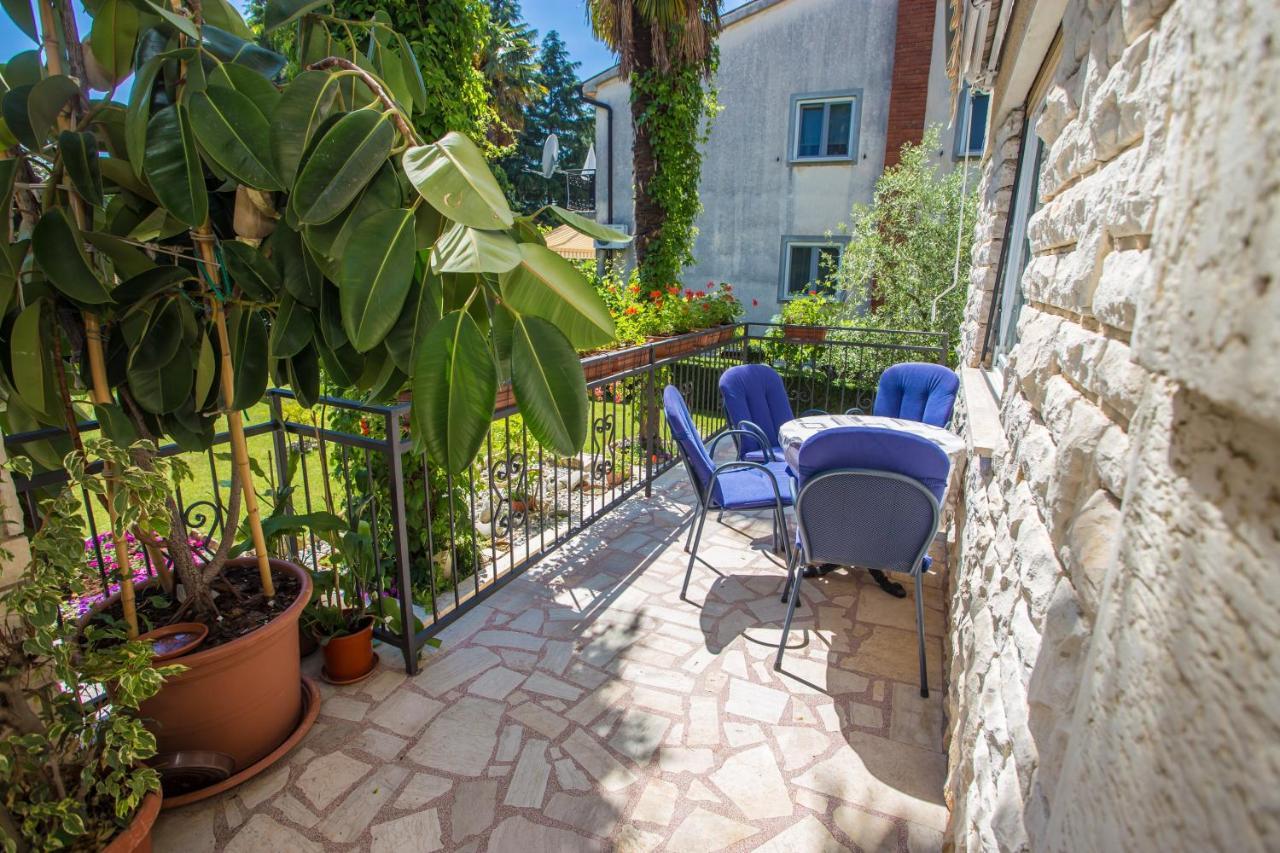 Garden View Apartment In Porec For 2 - 4 Persons المظهر الخارجي الصورة